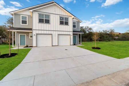 New construction Multi-Family house 8323 Runner Ridge, San Antonio, TX 78249 - photo 1 1