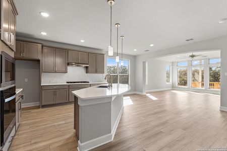 New construction Single-Family house 130 Gallant Fox Dr, Castroville, TX 78009 plan Plan 2632 - image 12