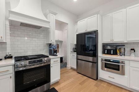 New construction Single-Family house 3524 Harvest Dance Dr, Houston, TX 77008 - image 16
