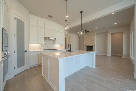 New construction Single-Family house 2032 Toscano Wy, Kerrville, TX 78028 - image 5