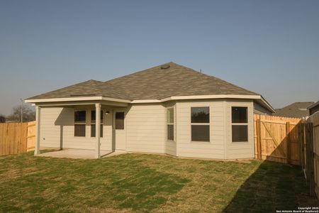 New construction Single-Family house 8106 Champion Crk, San Antonio, TX 78252 Moscoso - 40' Smart Series- photo 12 12