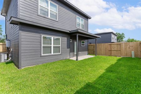 New construction Single-Family house 9916 Dipping Woods St, Houston, TX 77076 - image 12