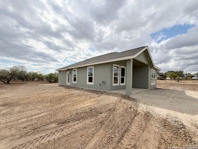 New construction Single-Family house 1416 Corgey Rd, Pleasanton, TX 78064 - image