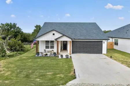 New construction Single-Family house 4605 Eagle Nest Ct, Granbury, TX 76048 - image