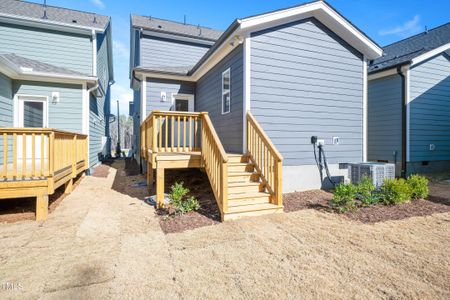 New construction Single-Family house 146 Weavers Grove Dr, Unit 122, Chapel Hill, NC 27514 Shoot- photo 41 41