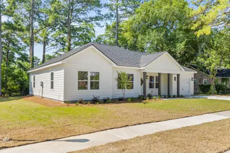 New construction Single-Family house 122 Bramwell Dr, Summerville, SC 29485 - image