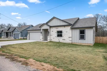 New construction Single-Family house 193 Waikakaaua Dr, Bastrop, TX 78602 - photo 0