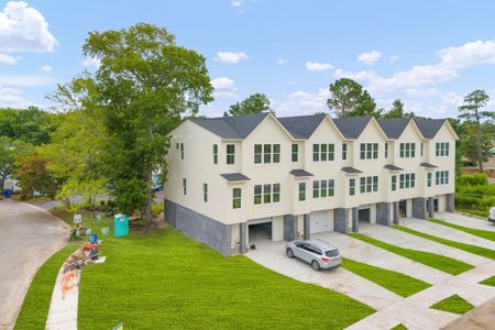 New construction Townhouse house 1608 Lauda Dr, Mount Pleasant, SC 29464 - image