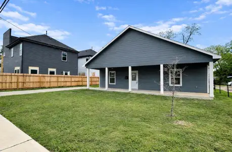 New construction Single-Family house 5125 Larkspur St, Houston, TX 77033 - image