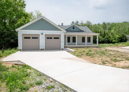New construction Single-Family house 45 Gash Cove Rd, Hendersonville, NC 28791 - image