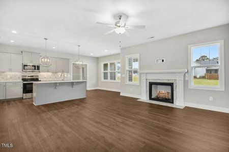 New construction Single-Family house 140 Cedarbrook Drive, Benson, NC 27504 - photo 7 7