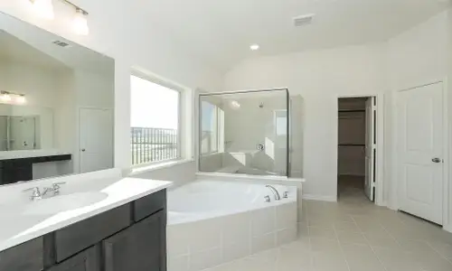 New construction Single-Family house 250 Cross Gable Ln, Dayton, TX 77535 plan Rosewood - image 4