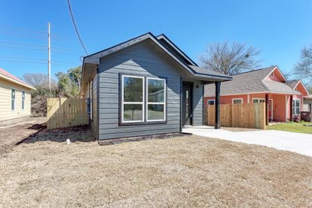 New construction Single-Family house 738 Chihuahua St, Lockhart, TX 78644 null- photo 2 2