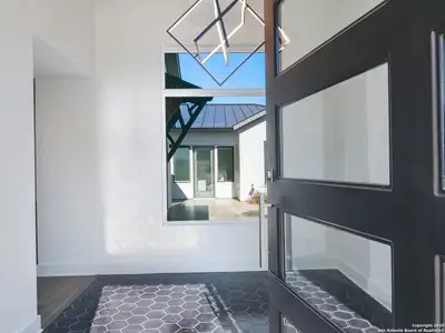 New construction Single-Family house 35 Dominion Hts, San Antonio, TX 78257 - image 3