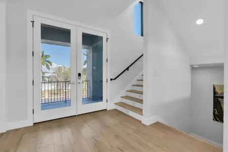 New construction Single-Family house 5964 Bayview Cir S, St. Petersburg, FL 33707 - image 20