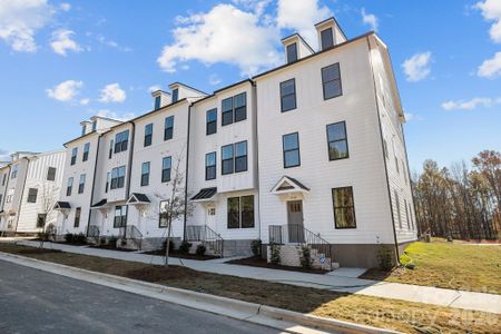 New construction Townhouse house 3025 Rozzelles Ferry Rd, Charlotte, NC 28208 - image