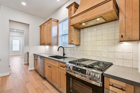 New construction Single-Family house 2519 S Houston Ave, Pearland, TX 77581 - image 14