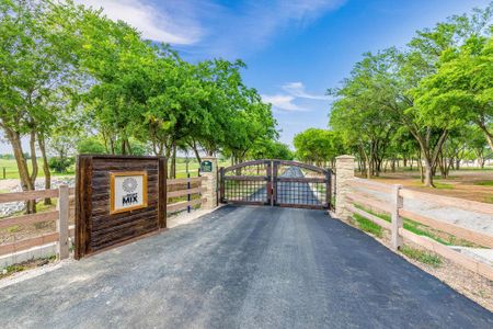 New construction Single-Family house 1000 County Road 904, Joshua, TX 76058 - photo 0