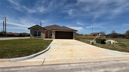 New construction Single-Family house 2005 Blackhawk Lp, Belton, TX 76513 - image