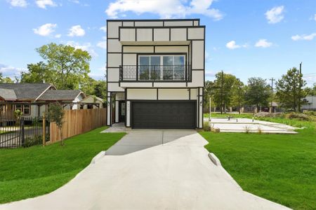 New construction Single-Family house 9212 Arvin St, Houston, TX 77028 - image