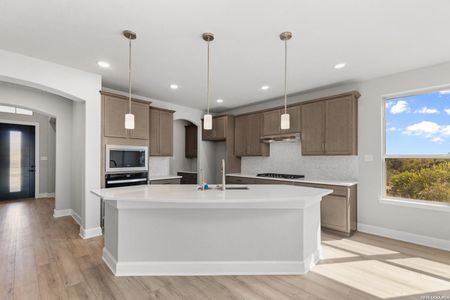 New construction Single-Family house 130 Gallant Fox, Castroville, TX 78009 plan 2632 - image 7