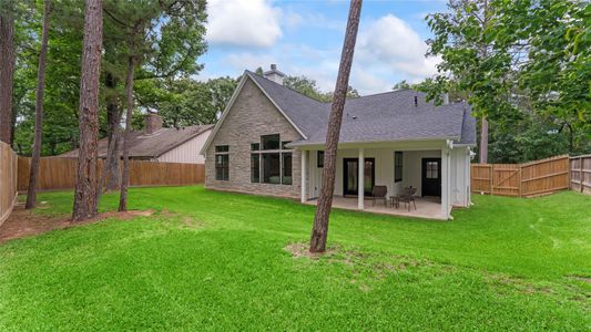 New construction Single-Family house 1840 E Lake Dr, Huntsville, TX 77340 - image 4