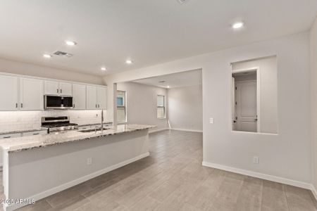 New construction Single-Family house 17421 Las Palmaritas Dr, Waddell, AZ 85355 plan Granite Vista Avanti - Plan 1576 - image 9