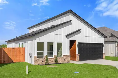 New construction Single-Family house 5845 Black Pine Cir, Granbury, TX 76048 - image