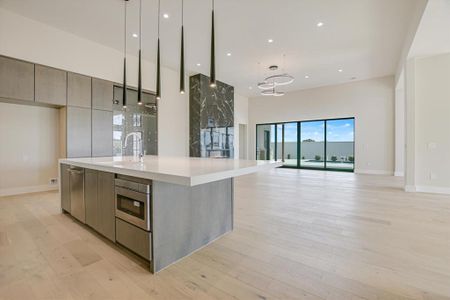 New construction Single-Family house 109 Island Ct, Horseshoe Bay, TX 78657 - image 7