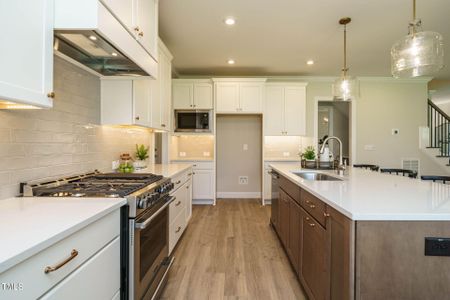 New construction Single-Family house 737 W Holly Springs Rd, Holly Springs, NC 27540 null- photo 5 5