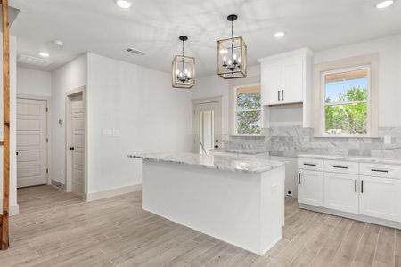 New construction Single-Family house 5703 Barkridge Dr, Granbury, TX 76048 - image 5