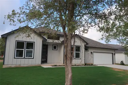New construction Single-Family house 119 Waimanalo Ln, Bastrop, TX 78602 null- photo 0