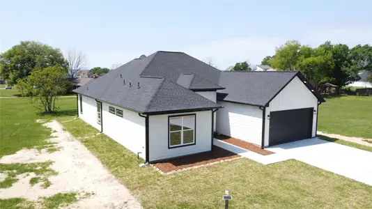 New construction Single-Family house 234 Candlelight Ln, Livingston, TX 77351 - image