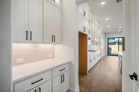 New construction Single-Family house 15615 Early Bird Ln, Conroe, TX 77302 plan Sabine 3972 - image 6