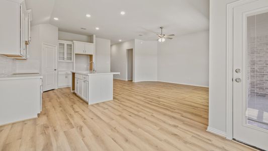 New construction Single-Family house San Antonio, TX 78249 plan Beech - image 8