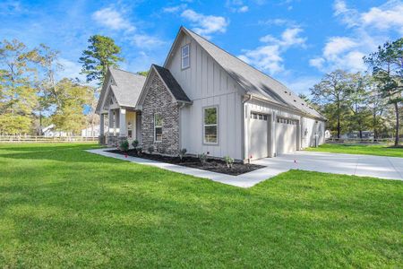 New construction Single-Family house 12655 Mill Creek Dr S, Plantersville, TX 77363 - photo 0