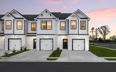 New construction Townhouse house 5228 Mundy Grove Ln, Gainesville, GA 30504 - image