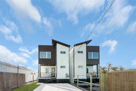 New construction Single-Family house 4406 Bond St, Houston, TX 77026 - image