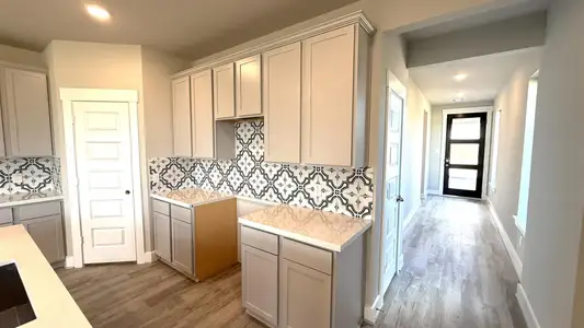 New construction Single-Family house 21027 Carob Tree Ln, Tomball, TX 77377 - image 4