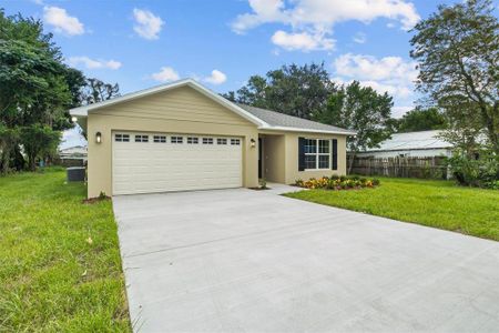 New construction Single-Family house 1912 Fruitland Park Cir, Eagle Lake, FL 33839 - image