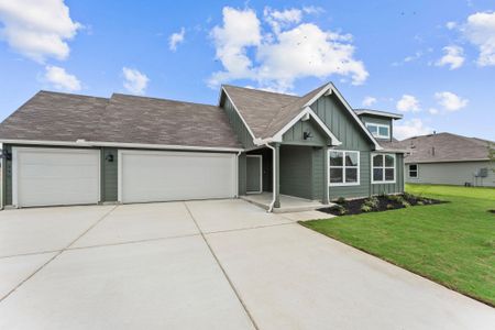 New construction Single-Family house 450 Kolbo Crossing Cv, Lockhart, TX 78644 plan The Dean - image