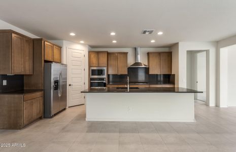 New construction Single-Family house 7124 W Gambit Trl, Peoria, AZ 85383 Parklane- photo 5 5