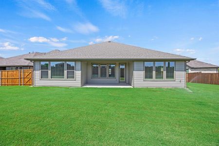 New construction Single-Family house 1438 Golden Meadow Dr, Van Alstyne, TX 75495 Camden DEF- photo 18 18