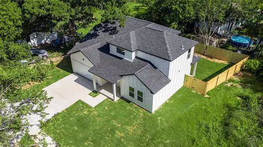 New construction Single-Family house 702 W Rochester St, Terrell, TX 75160 - image