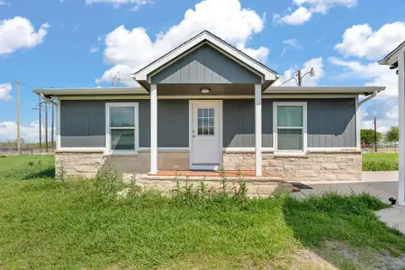 New construction Single-Family house 5808 Martin Creek Dr, Joshua, TX 76058 - image