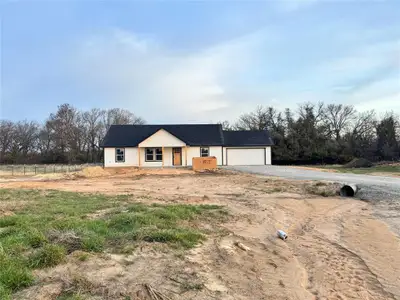 New construction Single-Family house 1077 Hereford Dr, Springtown, TX 76082 null- photo 0 0