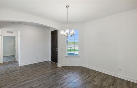 Airy dining room *real home pictured