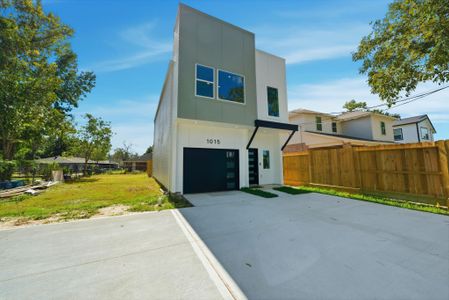 New construction Single-Family house 1013 Ellington St, Houston, TX 77088 - image