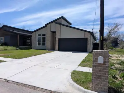 New construction Single-Family house 1890 Johnson St, Greenville, TX 75401 - image