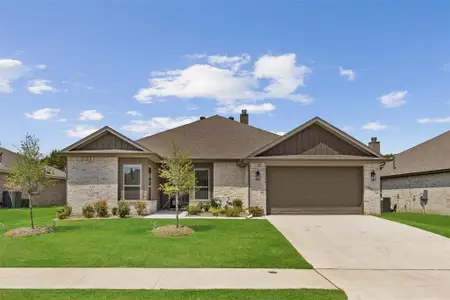 New construction Single-Family house 632 Mooney Dr, Saginaw, TX 76179 - image